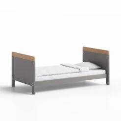 Little Acorns Classic Oak Effect Cot Bed And 3 Drawer Chest Nursery Set -Furniture Store 30892460 alt03